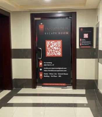 Team-building activity at a horror escape room in Dubai