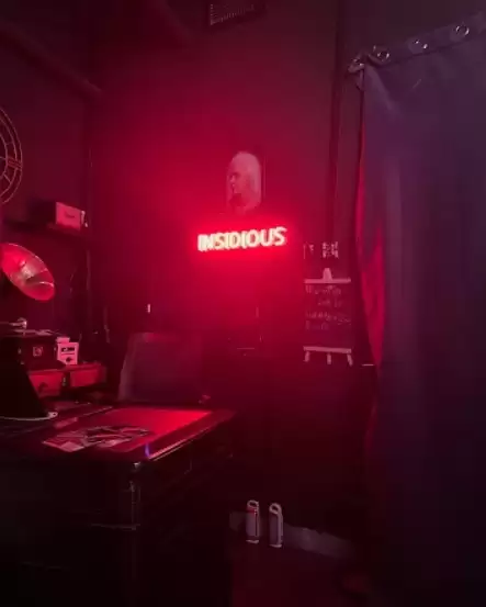 Live-actor horror escape room in Dubai at Insidious
